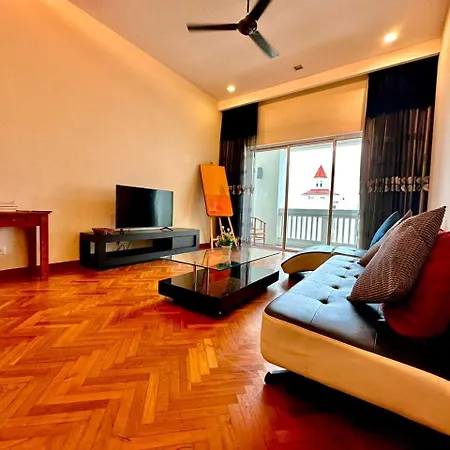 2 Bedroom Suite With Sea View At Straits Quay